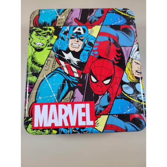 Captain America Classic comic cover Trifold Wallet in Collector tin - Picture 2 of 3